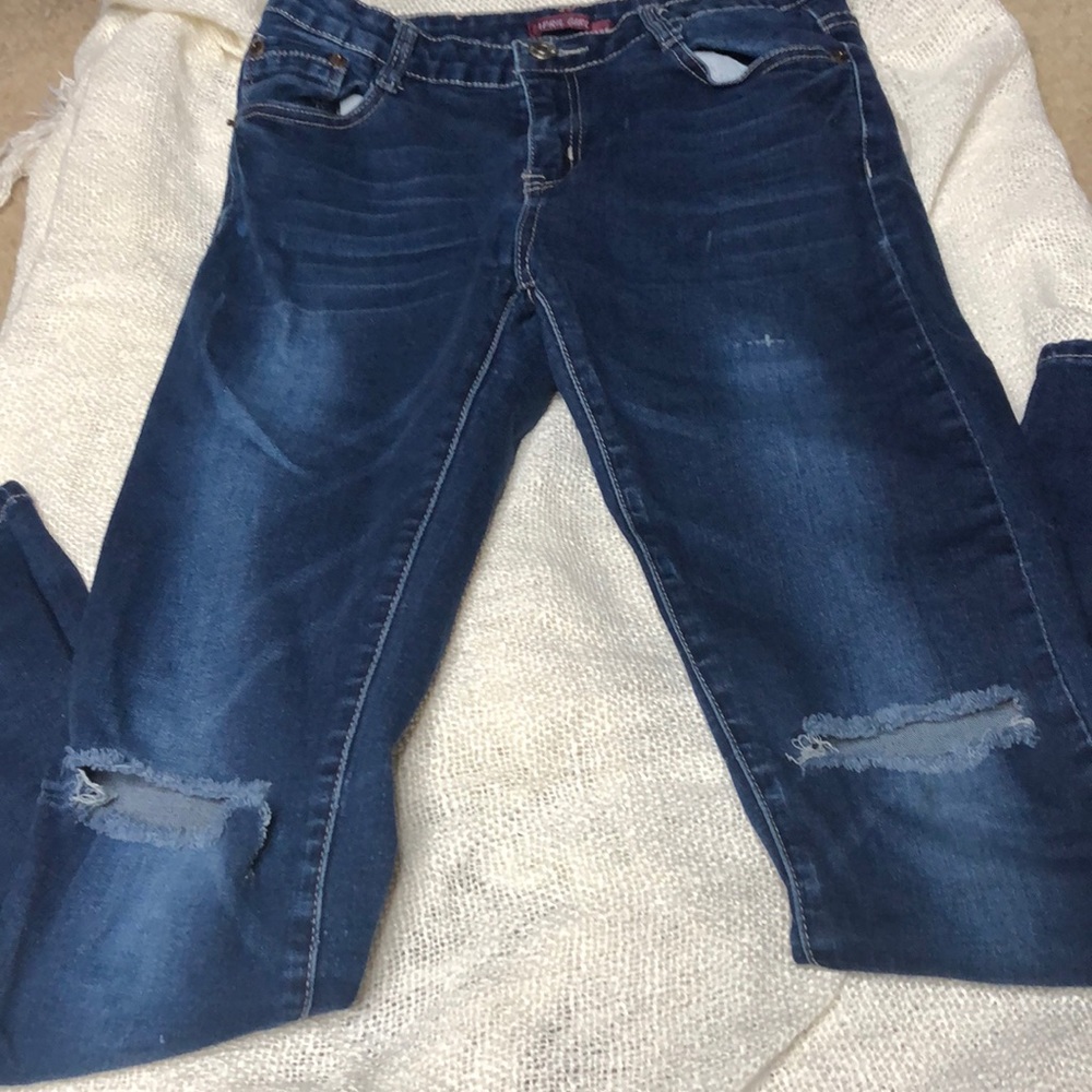Skinny dark blue jeans